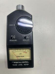 Medidor de nível de pressão sonora analógico Realistic