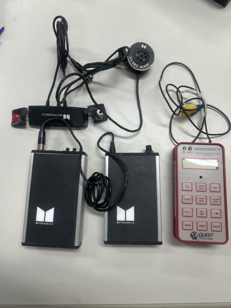 Analisador de frequência cardíaca e som da METROSONICS, juntamente com temperatura interna pelo QUESTEMP II